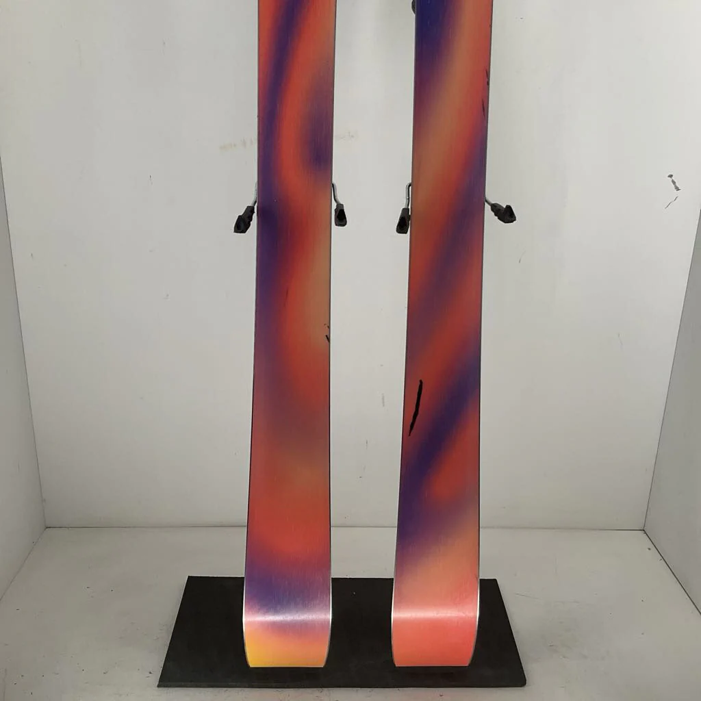 2026 Salomon QST 94 w/ Salomon Strive 13 Demo Bindings - Image 12