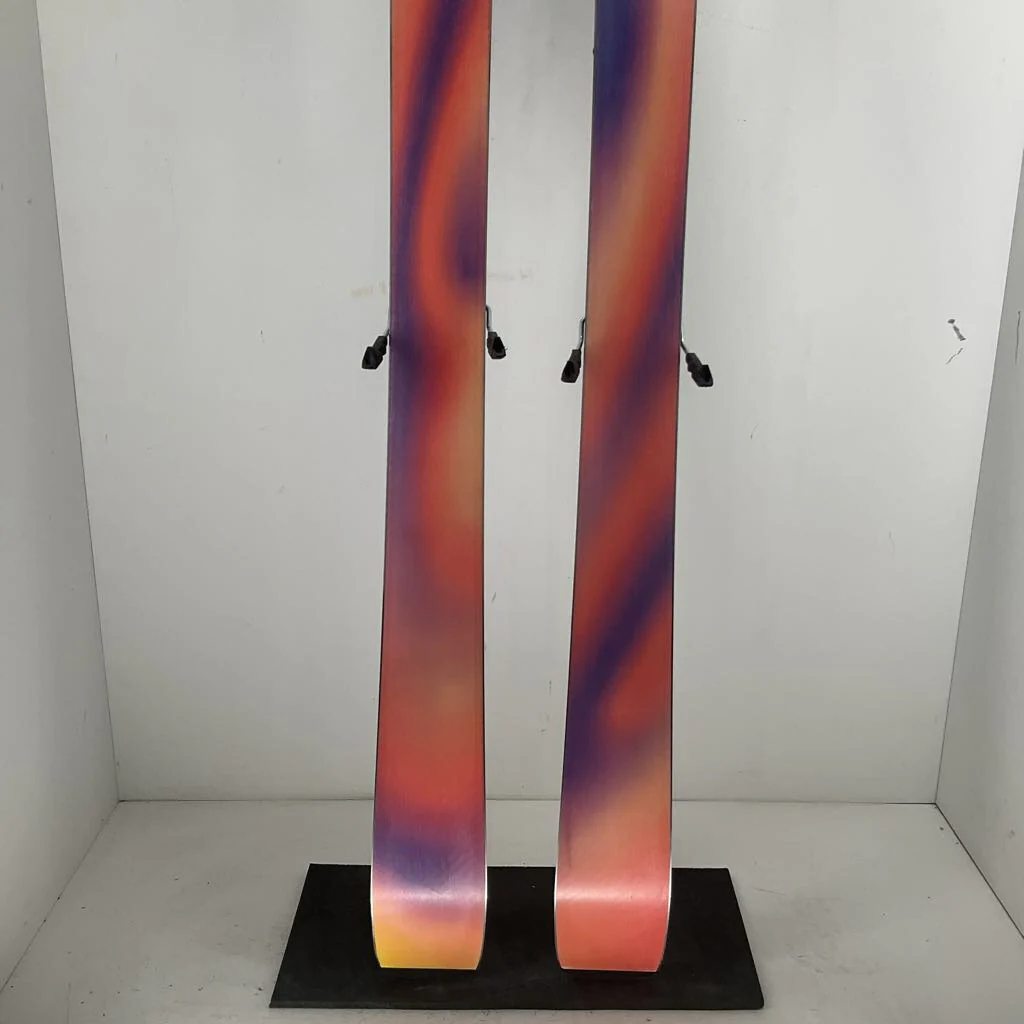2026 Salomon QST 94 w/ Salomon Strive 13 Demo Bindings - Image 21