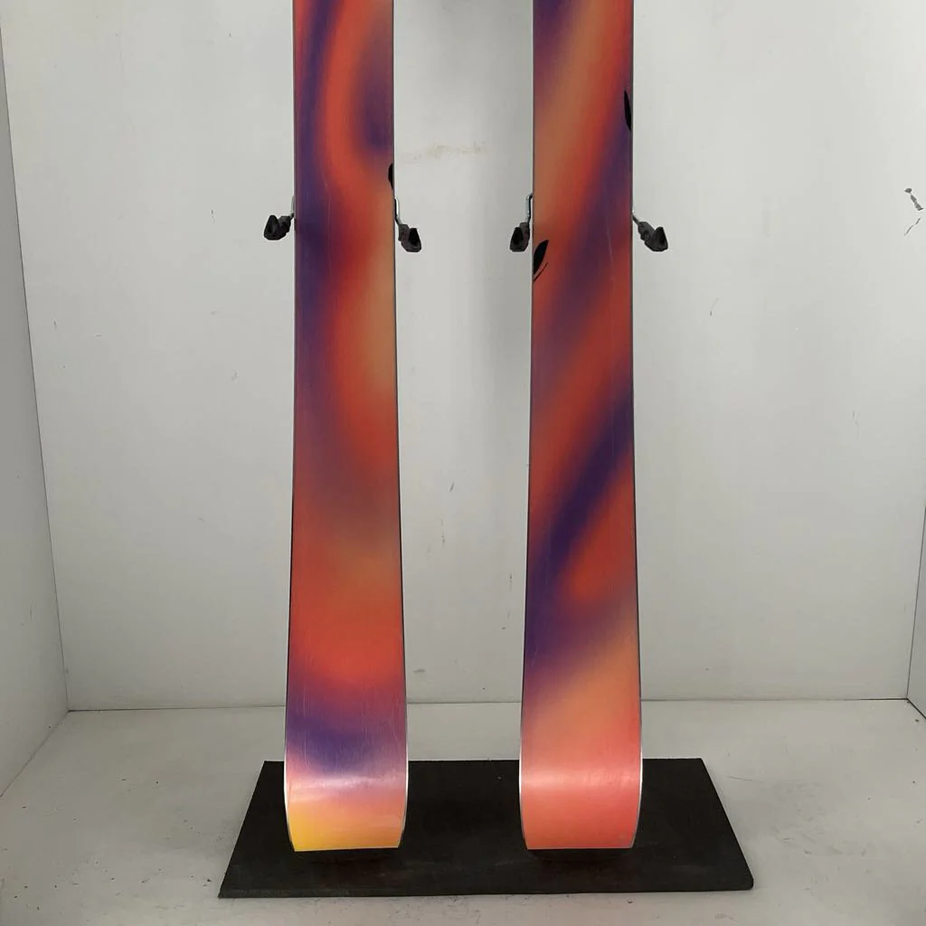 2026 Salomon QST 94 w/ Salomon Strive 13 Demo Bindings - Image 4