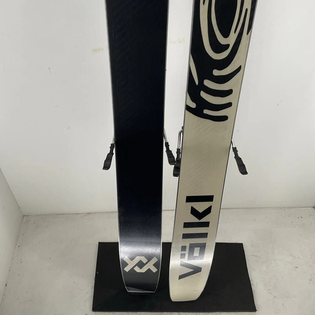2026 Volkl Revolt 101 w/ Marker Griffon 13 Demo Bindings *Topsheet Damage* - Image 8