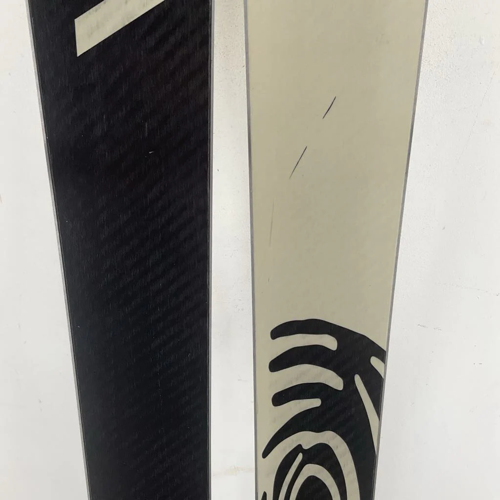 2026 Volkl Revolt 101 w/ Marker Griffon 13 Demo Bindings *Topsheet Damage* - Image 9