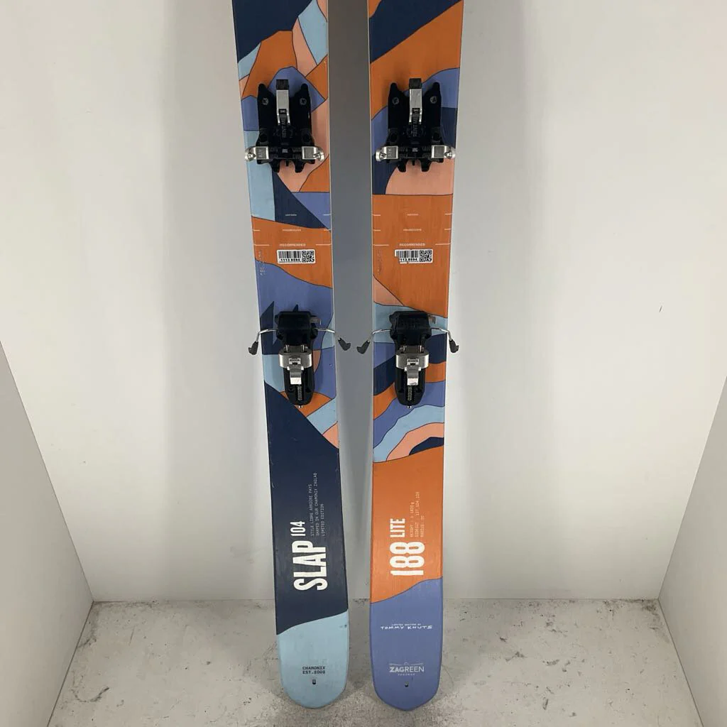 2026 Zag Slap 104 Lite w/ ATK Rent Me 10 Demo Bindings w/ Zag Climbing Skins - Image 6