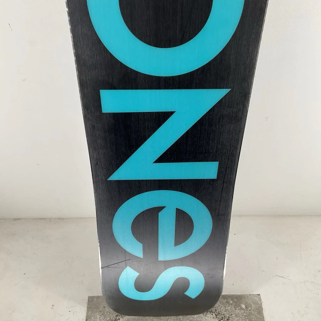 Jones Youth Flagship Snowboard - Image 4