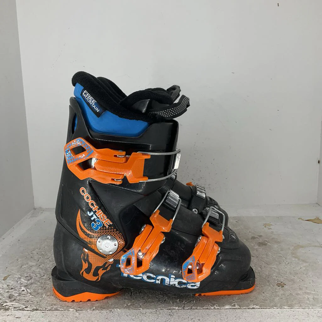 Tecnica Junior's JT3 Ski Boot - Image 21