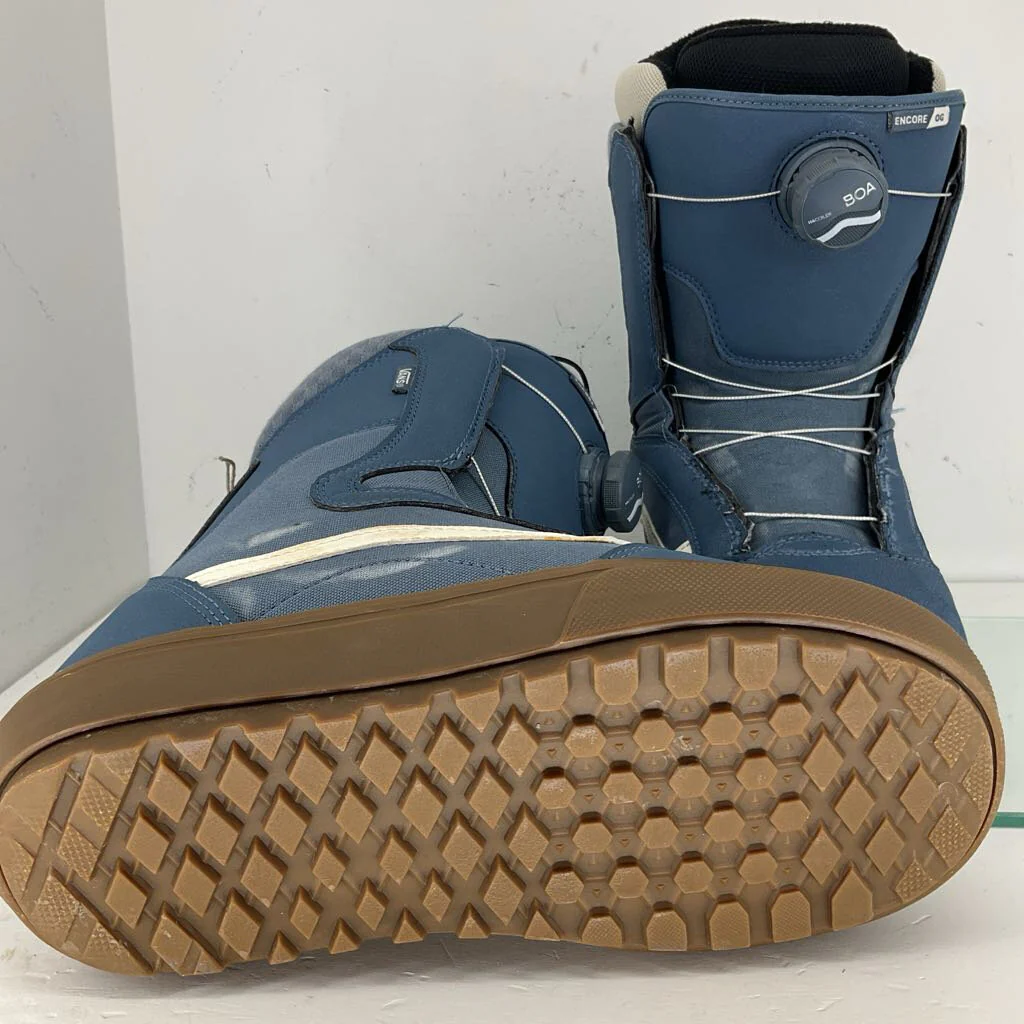 Vans Women's Encore OG BOA Snowboard Boots - Image 4